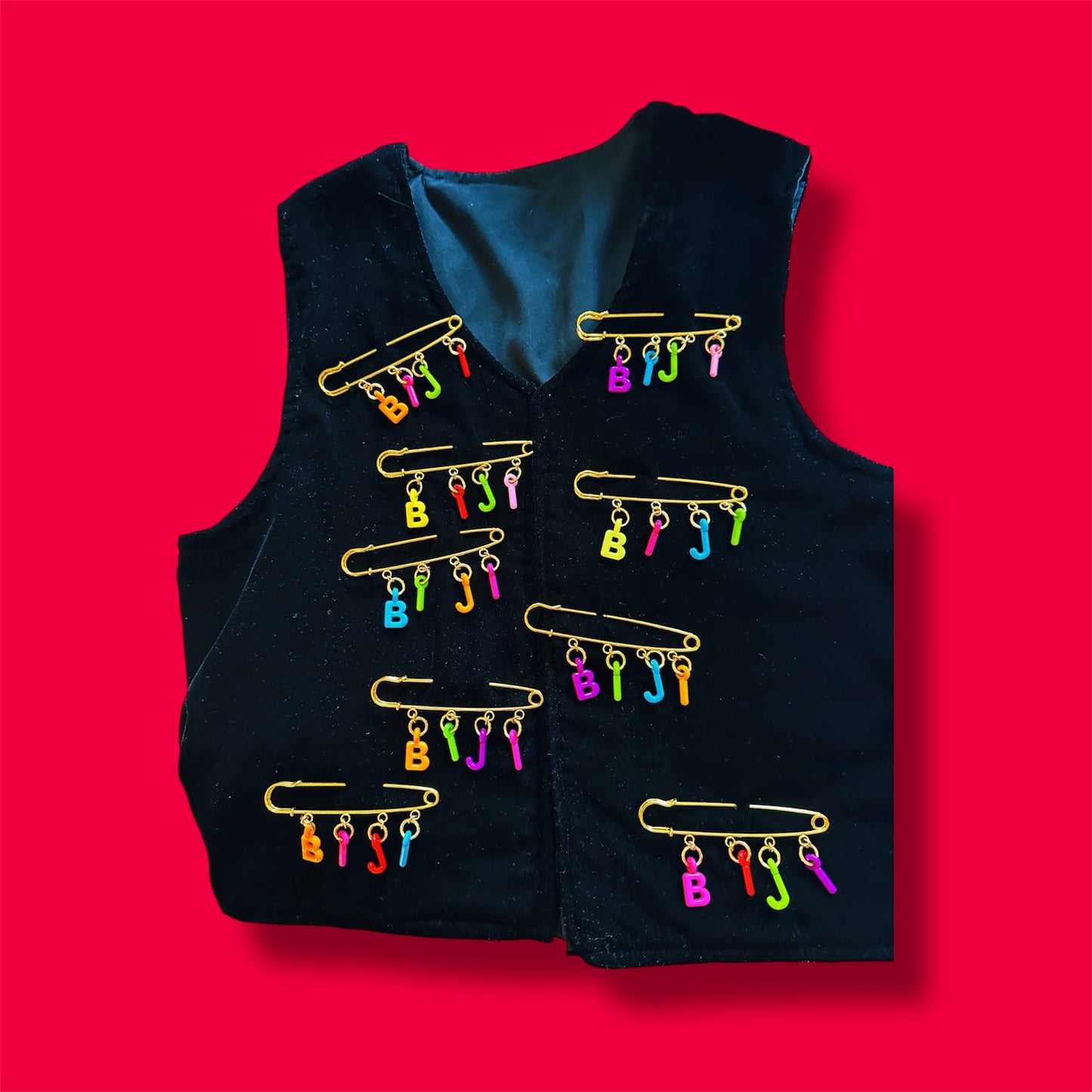 Biji Pins