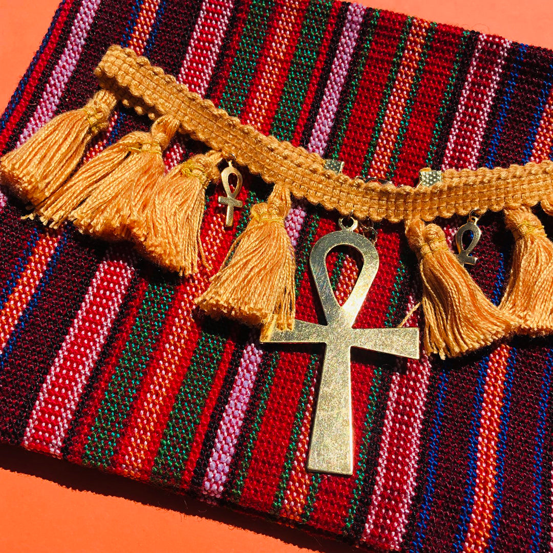 The Essence Choker